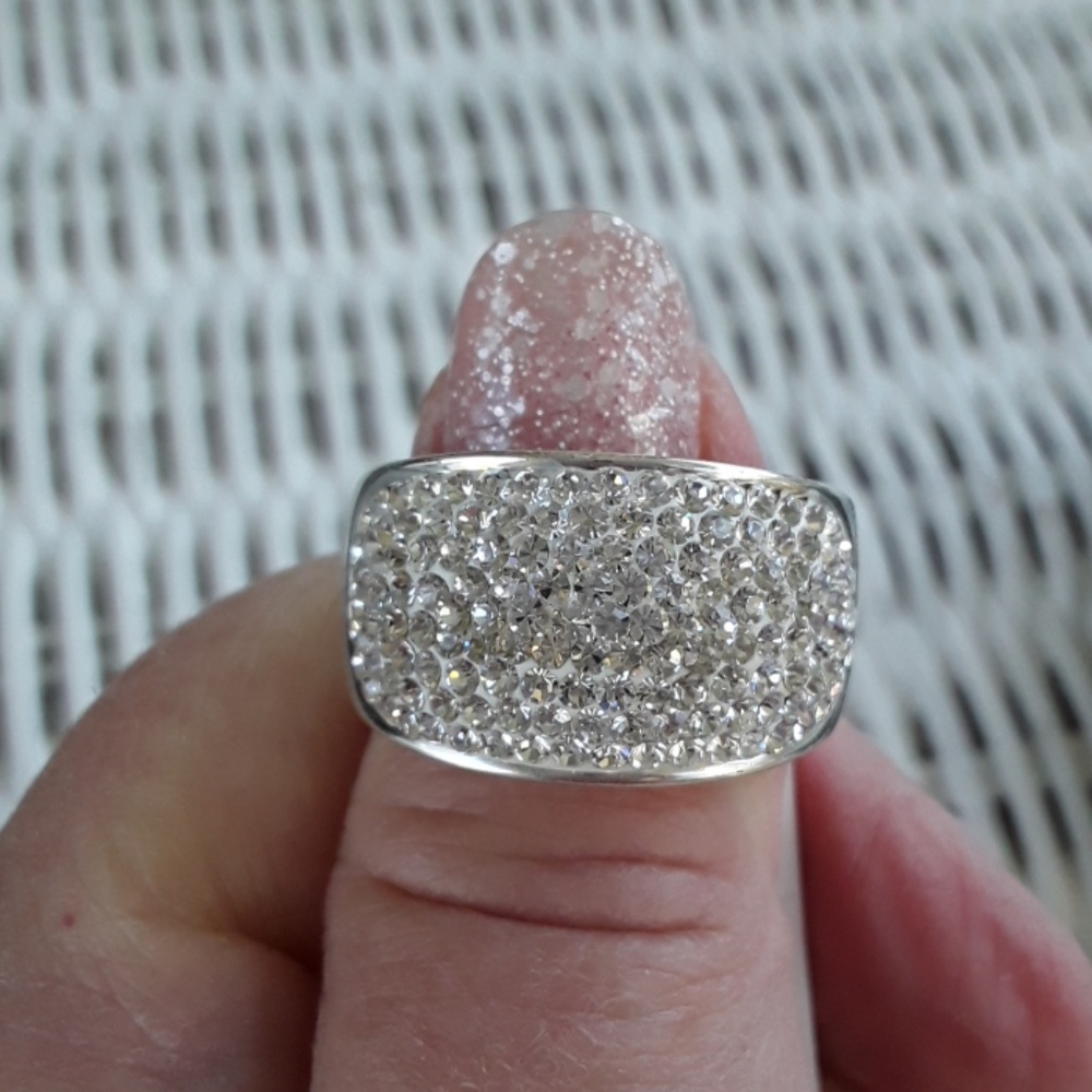 NWT Crystal-ogy Silver and Clear Crystal Ring - Picture 5 of 8